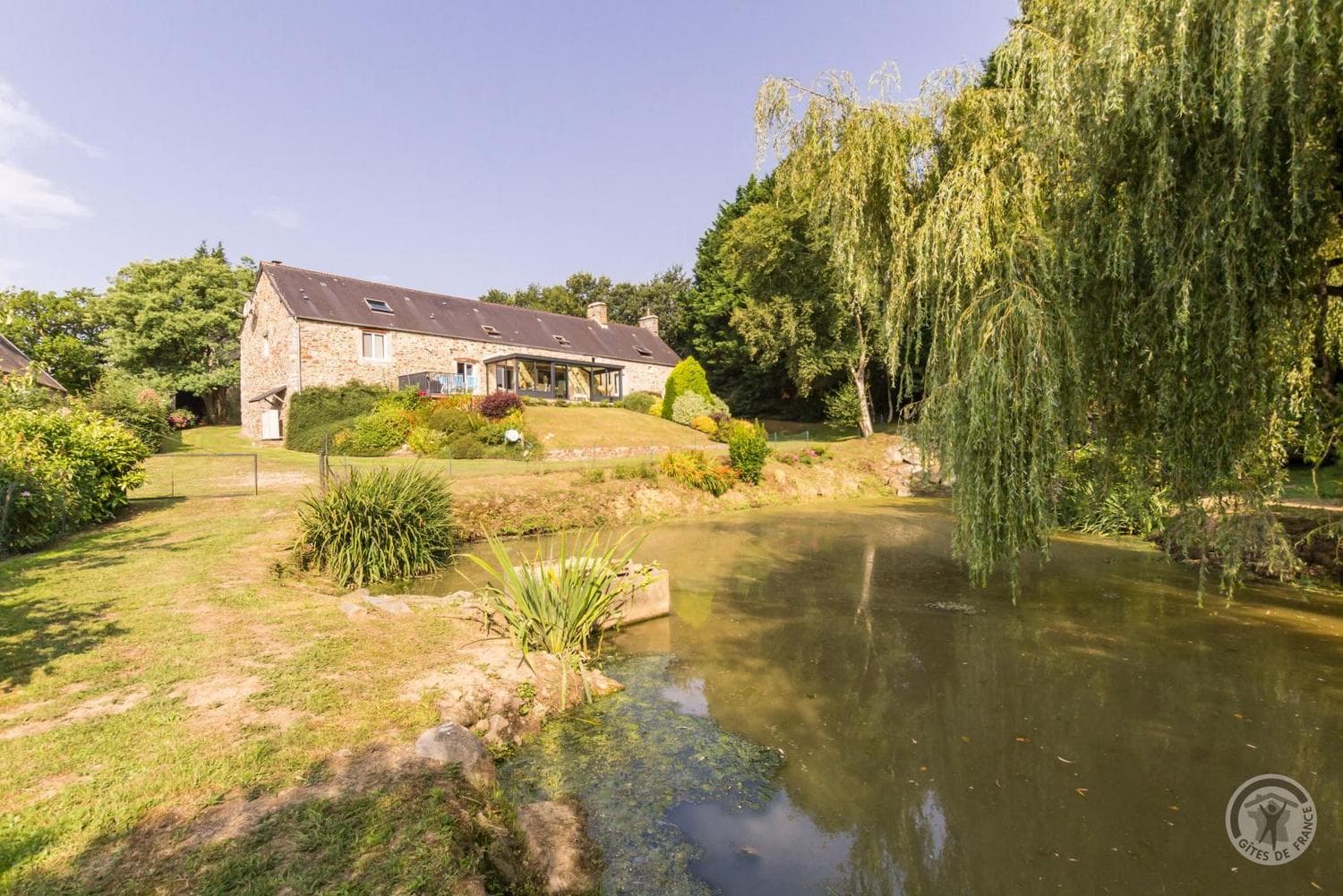 vu du gîte depuis le jardin
